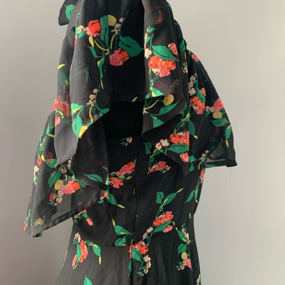 Vanessa Virginia shoulder dress 6 - Picture 6 of 10